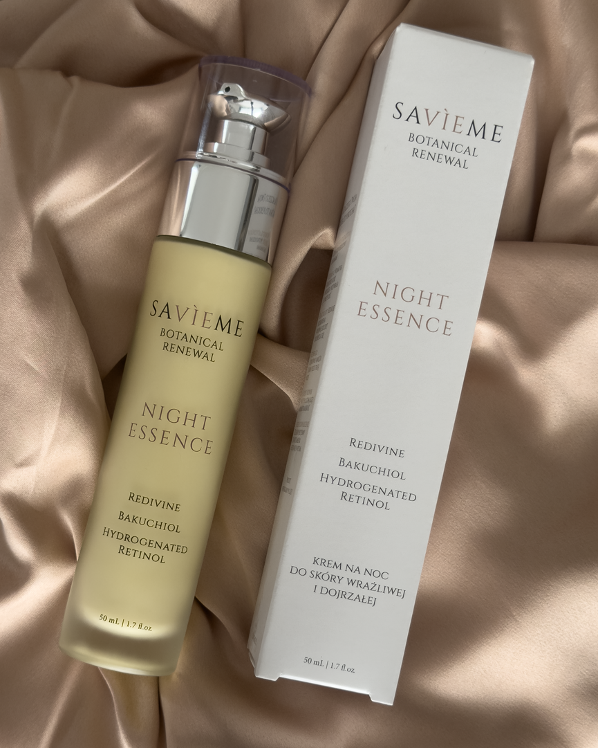 Night Essence w szklanym opakowaniu z kartonikiem na tle tkaniny, krem na noc z bakuchiolem i retinolem H10 — opakowanie 50 ml 